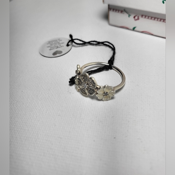 PANDORA Shimmering Bouquet .925 Sterling Silver Ring - Picture 7 of 13